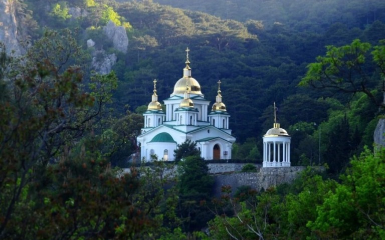 Мраморная пещера из Алушты экскурсия сколько по времени с дорогой 2026