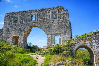 🏰 Экскурсия на Мангуп-Кале из Кореиза — пещерный город Крыма