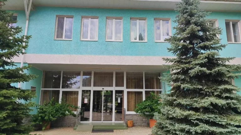 Солнечный