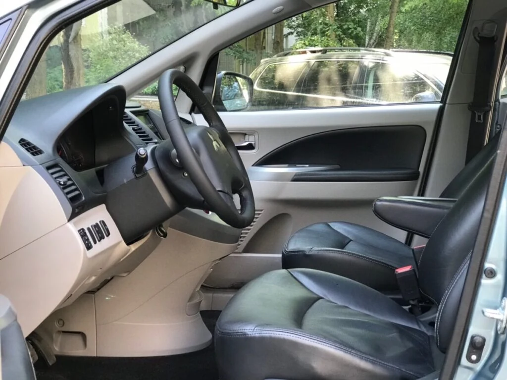 Mitsubishi Grandis