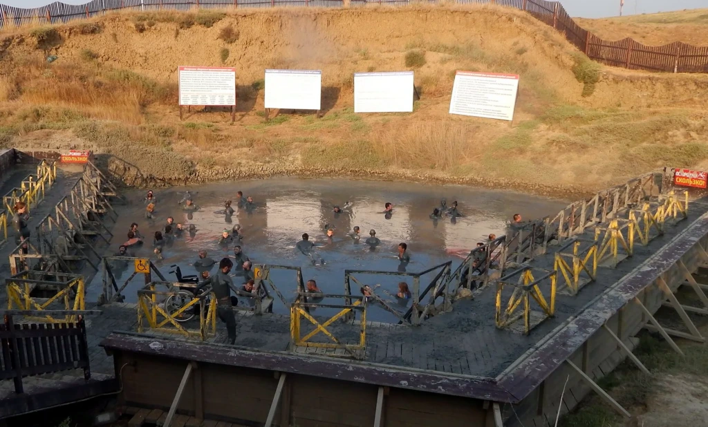 Расположена на побережье Азовского моря в 1
