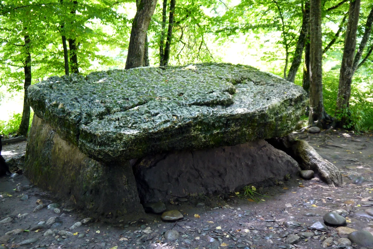 Экскурсия к дольменам из Анапы