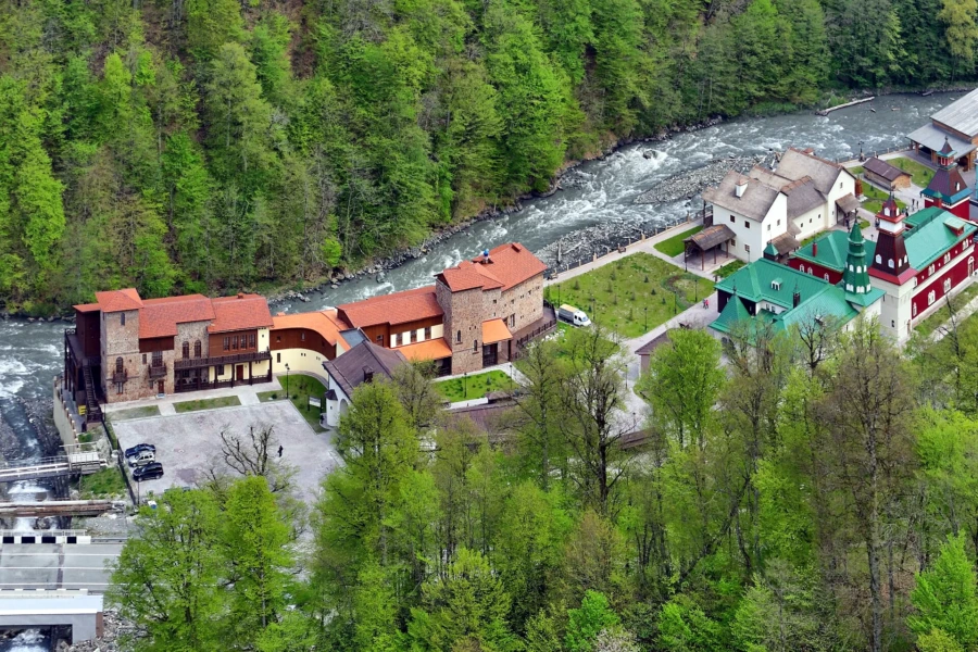 Красная Поляна и Олимпийский парк из Майкопа
