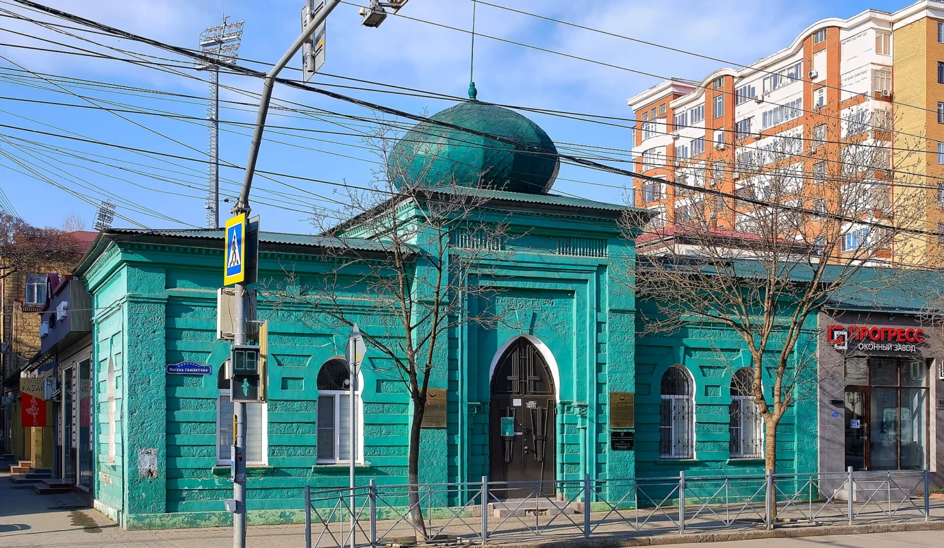 Экскурсия в Махачкалу из Дербента
