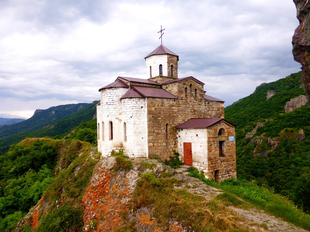 Шоанинский храм из Лермонтова на машине