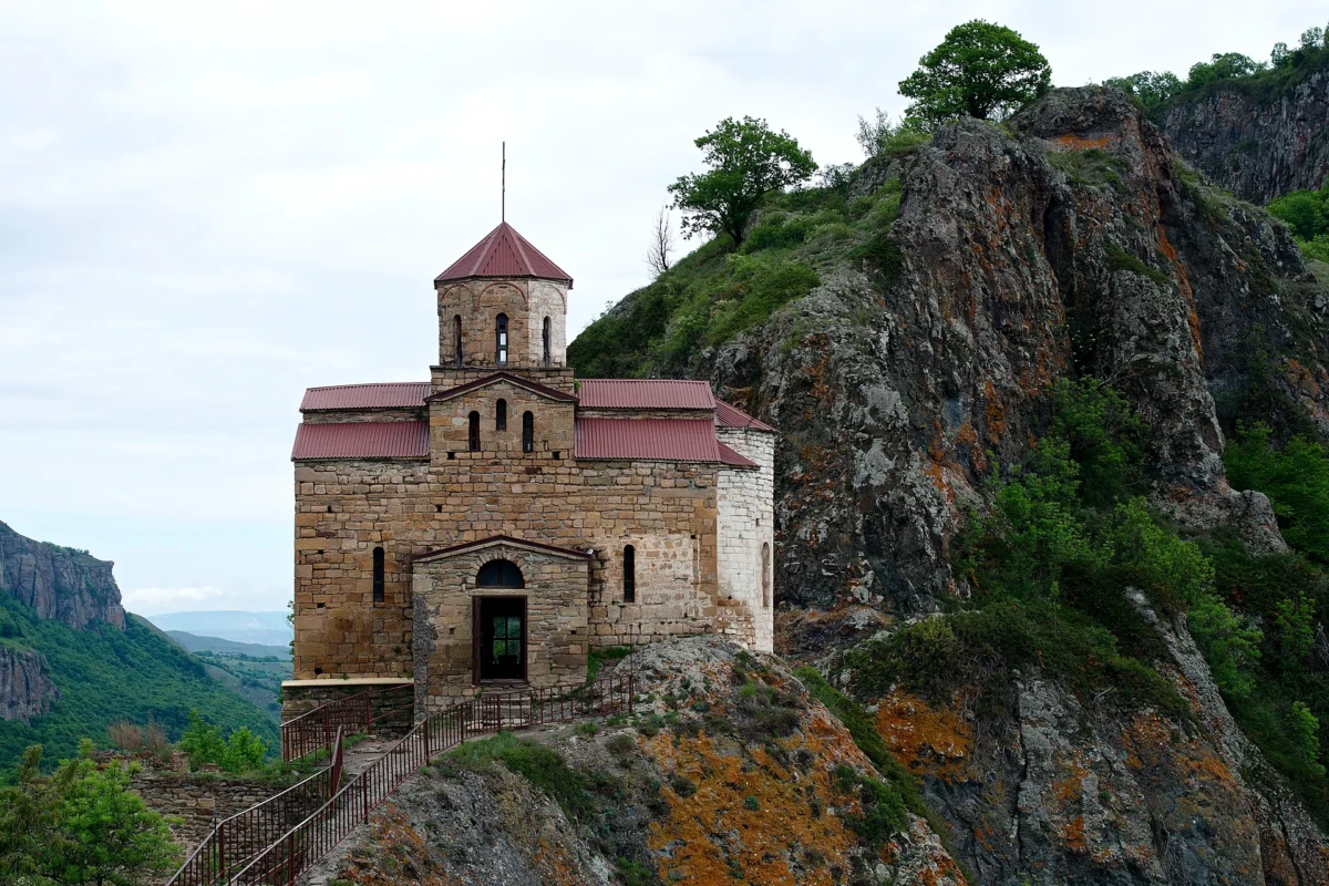 Шоанинский храм из Лермонтова на машине